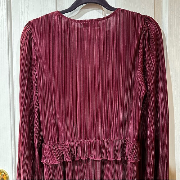 NWT Gilli Standing Ovation Maroon Midi Dress - Picture 12 of 12